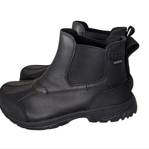 UGG BUTTE CHELSEA STOUT BLACK LEATHER WATERPROOF SNOW BOOTS SIZE US 10.5